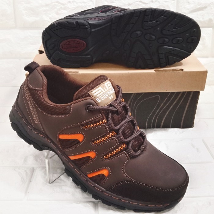 SEPATU GUNUNG WEIDENMANN STINGER 05