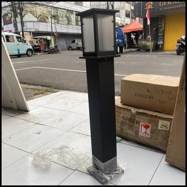 LAMPU TAMAN TIANG MINIMALIS TINGGI / LAMPU HALAMAN RUMAH