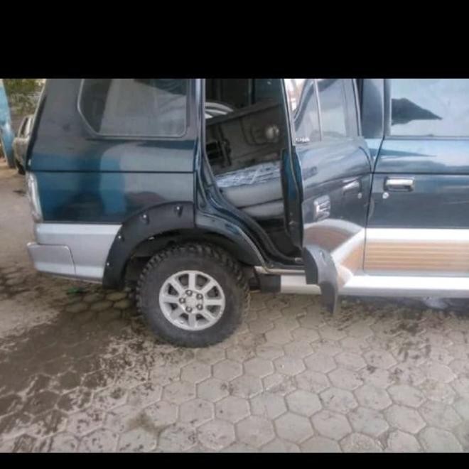 Over Fender Mitsubishi Kuda