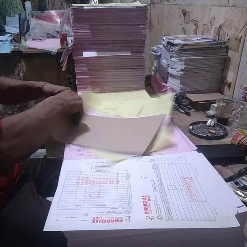 

mh NOTA CUSTOM NOTA PENJUALAN BUKU NOTA 1 PAKET SETENGAH RIM 2 rangkap)