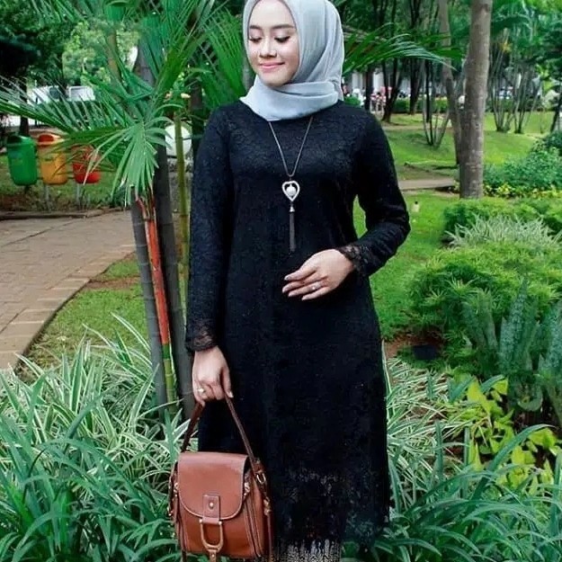Setelan Kebaya Tunik Brokat Jumbo Warna Hitam /Kebaya Kondangan Ern
