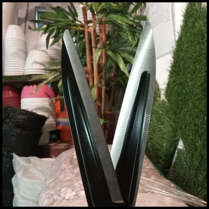 GUNTING RUMPUT TORA//ALAT PERTAMANAN