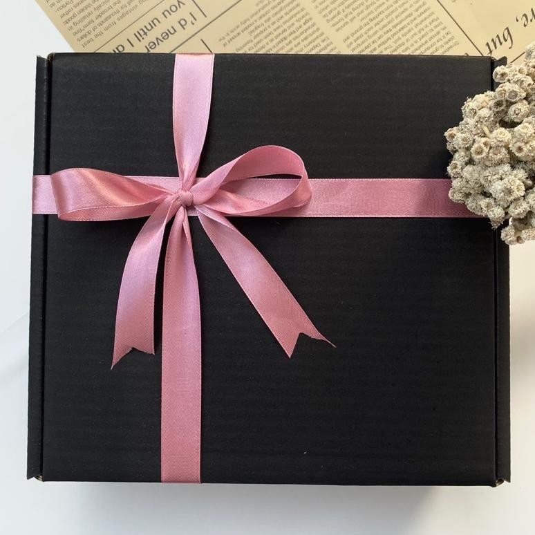 

BOX HAMPERS HITAM 22X22X8/ KOTAK KADO/ GIFT BOX/ BOX WEDDING BIRTHDAY ANNIVERSARY COD