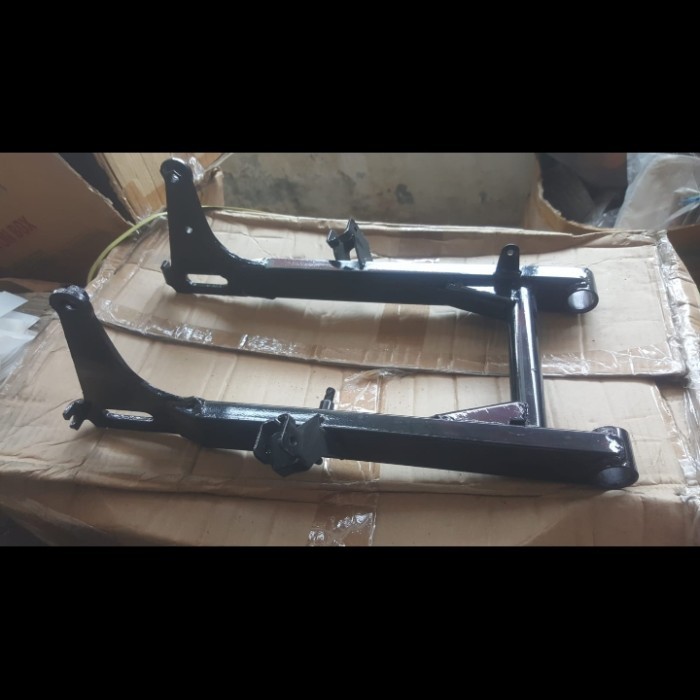 FORK SWING ARM HONDA C700 C800 ( ORIGINAL CKD ) TEBAL