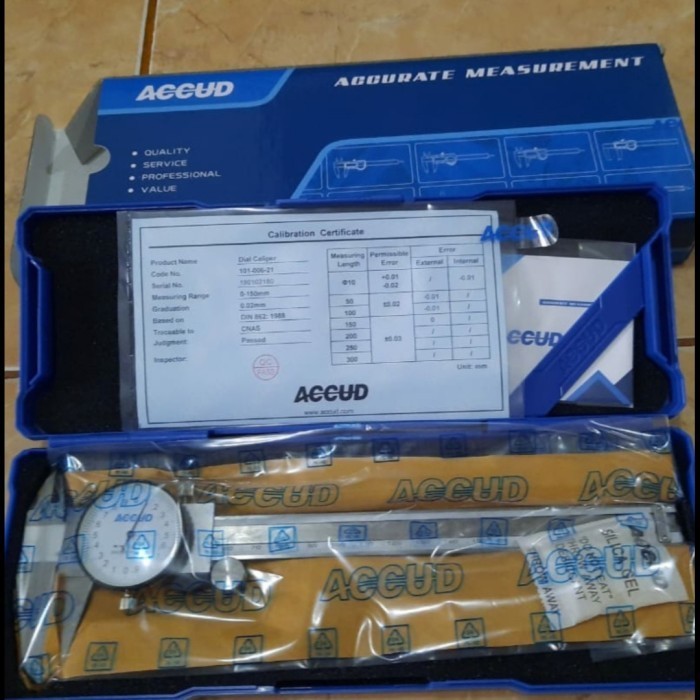 

Dasqua Grade Dial Caliper 8" / Sigmat Sikmat Dial / Jangka Sorong 8