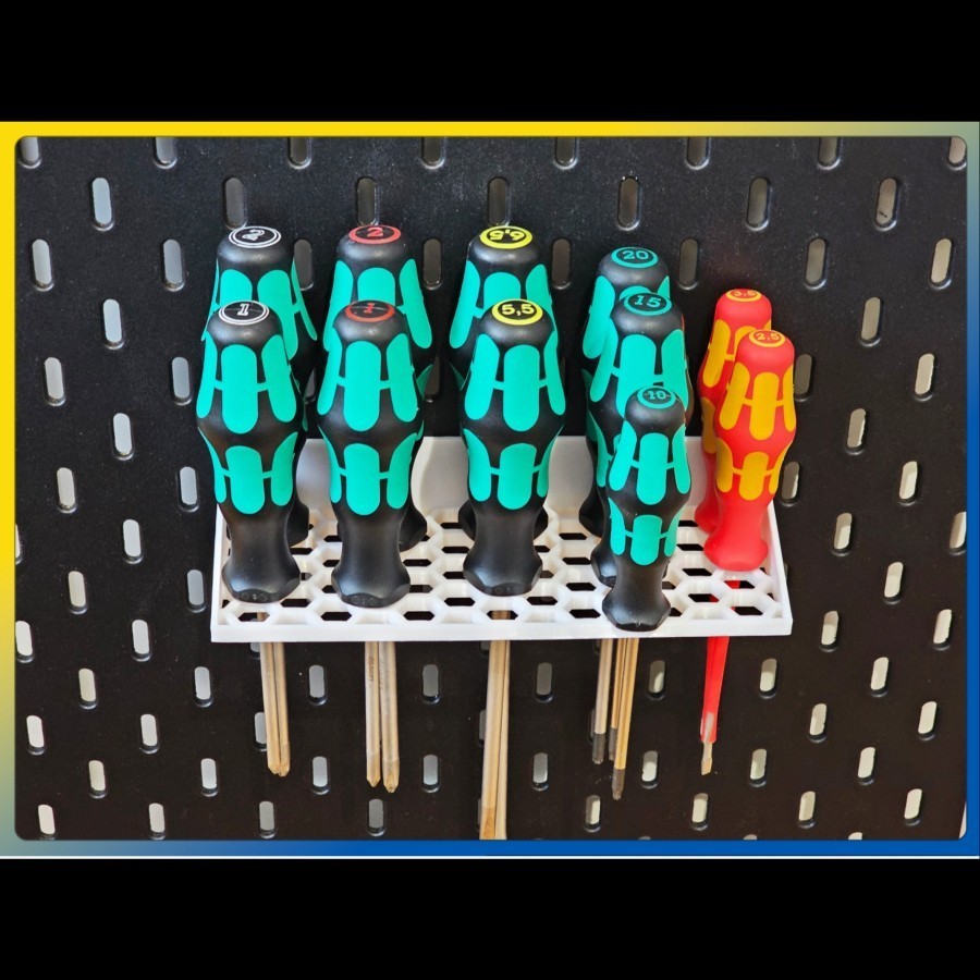 

Obeng Stand Dudukan Cantolan Serbaguna Papan Berlubang Pegboard