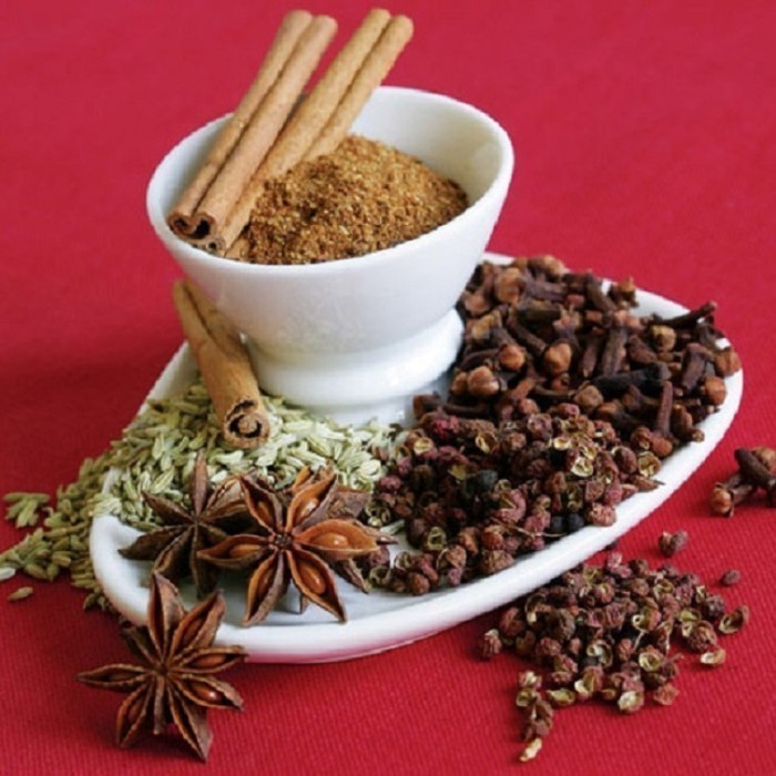 

Terlaris NGOHIONG / CHINESE FIVE SPICE / BUMBU NGOHIONG 100 GR SALE