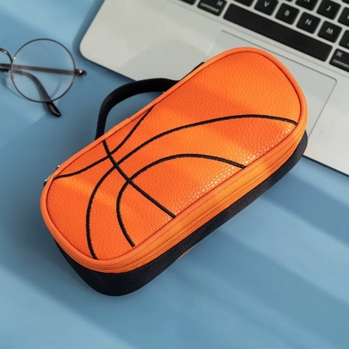 

KOTAK PENSIL MOTIF SLAMDUNK / BASKETBALL