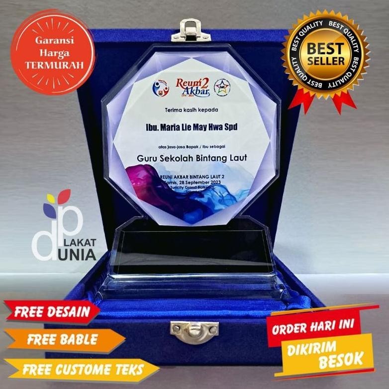 KLO TERLARIS. {Plakat}  Plakat Akrilik Custom Wisuda Wedding Lomba KKN Kampus Mengajar Penghargaan T