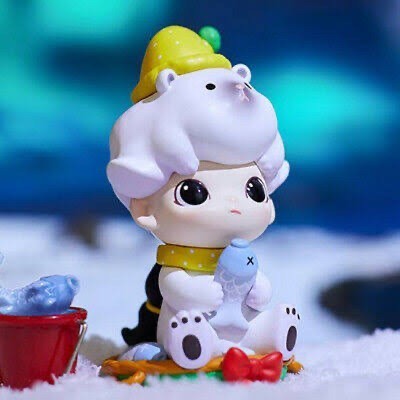 

Popmart Dimoo christmas Polar Bear