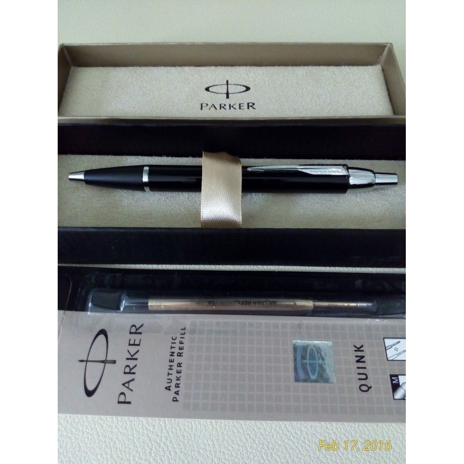 

PAKET 1 KLIK: 1 pcs Parker IM LQ Black CT Ballpoint+ 1 pc Refill BP