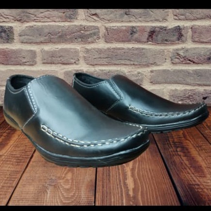 Sepatu Fantofel Pria