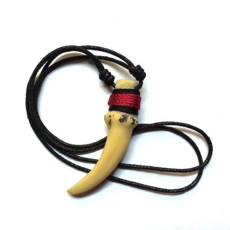 Kalung Pria Tali Hitam Etnik Liontin Bandul Taring Macan/Kalung Dayak