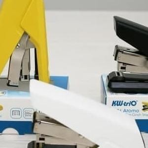 

\ Stapler Flat Clinch Merek -Trio 5631 Effortless Putih