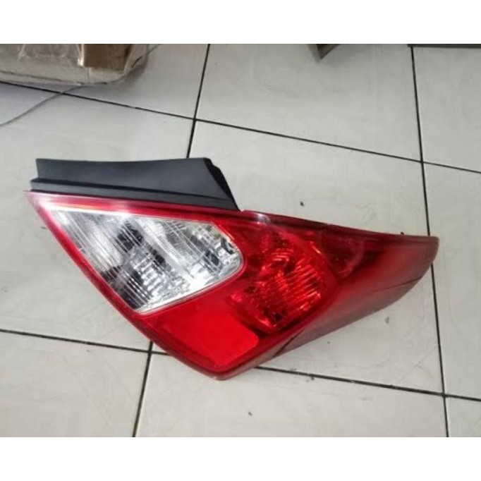 Stoplamp Lampu Belakang Nissan Almera Baru