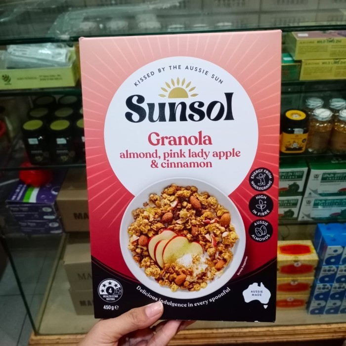 

sunsol granola almond,pink lady apple & cinnamon K02