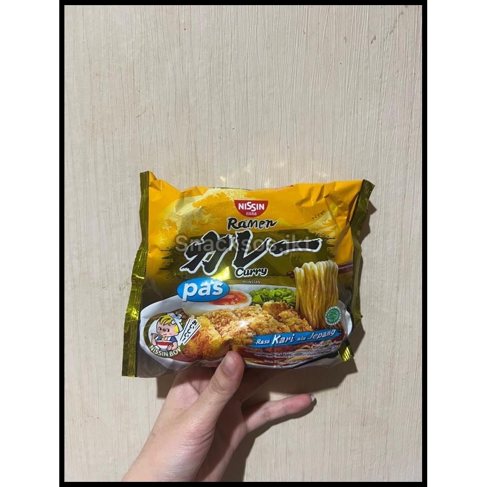 

Nissin Gekikara Ramen Pas Hot Carbo Chicken Hot Spicy Yakisoba Curry