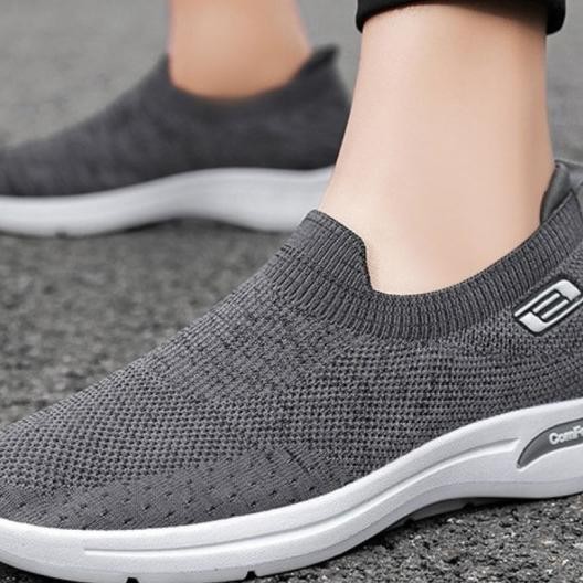 Sneakers Sepatu Lari Pria Tanpa Tali Branded Anti Slip S13