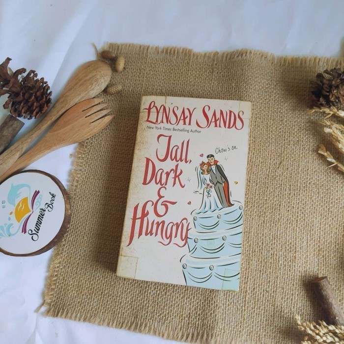 JALL DARK & HUNGRY - LYNSAY SANDS original