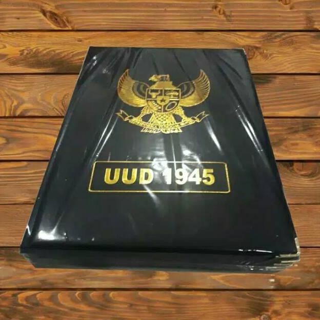 

Tru-63 Perlengkapan Map Upacara Isi 5 Dengan Atau Tanpa Slempang Buruan Beli