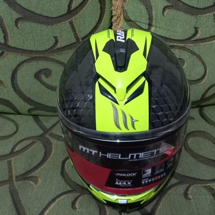 MT HELMETS PRO CARBON