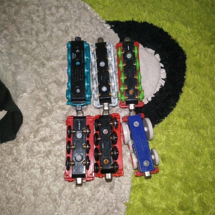 Fhare Figure Diecast Thomas Magnet Tomy Set