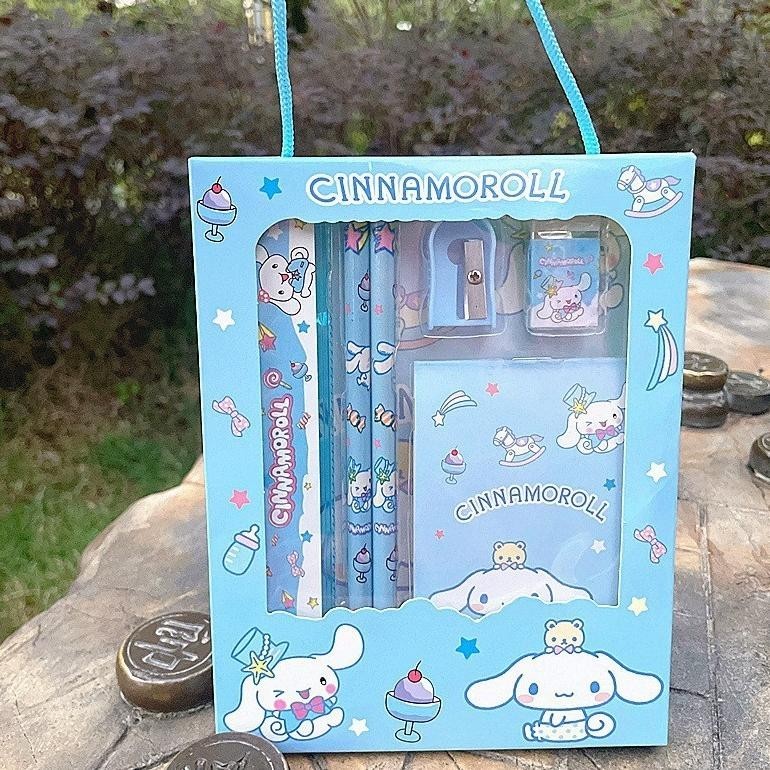 

Ur37 PENSIL SET SANRIO KUROMI CHINAMOROL MELODY - SET ALAT TULIS 6 IN 1 MOTIF SANRIO ATK Set Kuromi and Friends Alat Tulis Lengkap Anak Kuromi Melody Pensil serutan penghapus penggaris Termurah