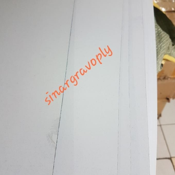 

gravoply putih teks hitam bahan gravir nmtag 120cm x60 cm tebal 1.5ml