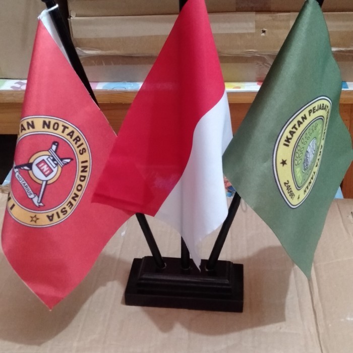

Terlaris Bendera Meja Notaris satu set / Bendera INI ,Indonesia,IPPAT SALE