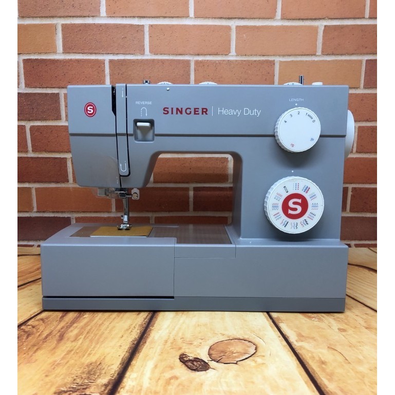 Mesin Jahit Singer 4423 (Portable Multifungsi)