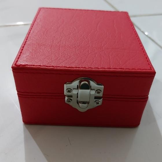 Box Kotak Perhiasan Emas Tempat Yimpanan Logam Mulia Kulit