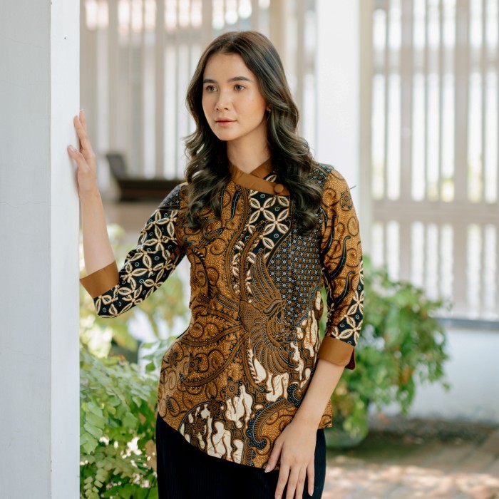 Alib Hadinata Batik Wanita Blouse Maharani Manggala