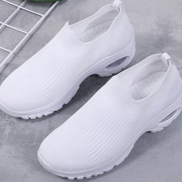 Sepatu Sneakers Wanita Slip On Kets Casual Tanpa Tali Terbaru