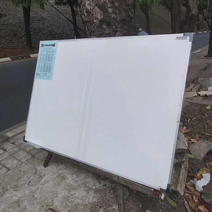 

Ready white board gantung 80 x 120 cm