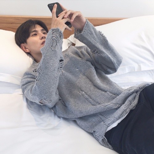 Men's Sweater Loose Sweater Crew Neck Personality Ripped Sweater