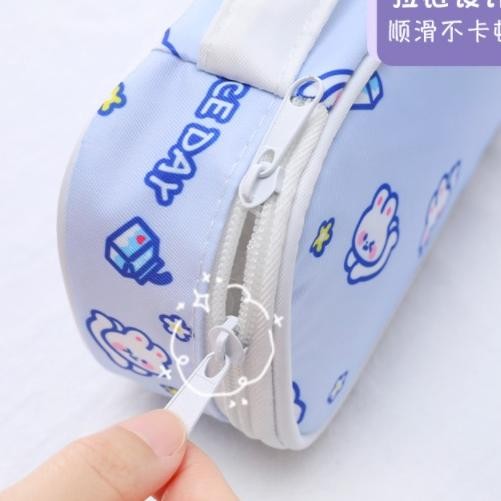 

ORIGINAL Tempat Pensil Jumbo Bentuk Oval HEWAN POLKADOT / Tempat Alat Tulis Besar Karakter Kartun Polkadot Animal sr-32