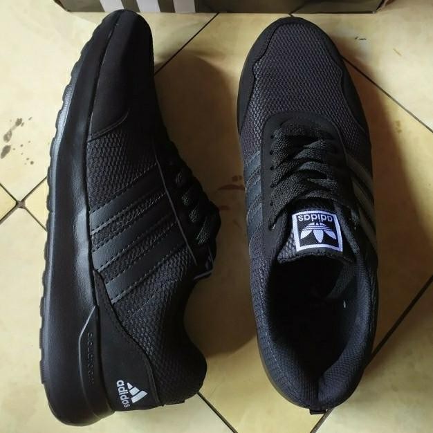 SEPATU KETS SPORTY SNEAKER ADIDAS FULL BLACK PRIA UKURAN BESAR JUMBO WS04
