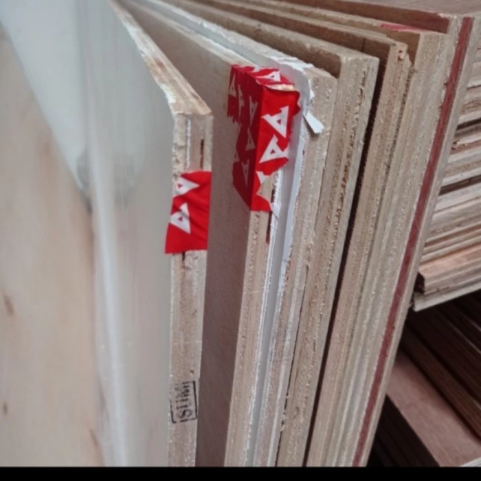 Haehae Triplek Melamin Trimin Papan 18Mm 18 Mm 120 X 240 Cm 1 Sisi Putih Doff