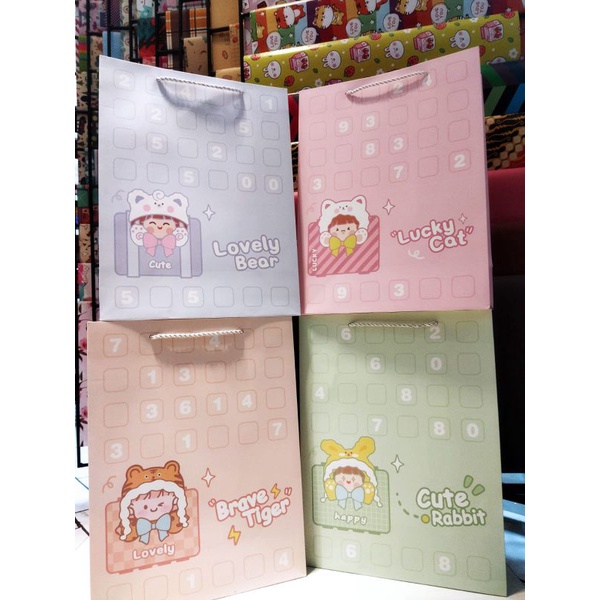 

paper bag lucu ukuran32x25x11, 5cm