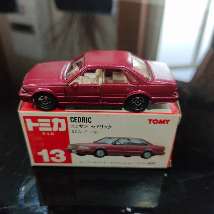 MUST HAVE TOMICA 13 NISSAN CEDRIC MADE IN JAPAN TERLARIS