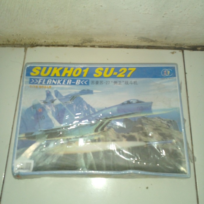 PROMO MODEL KIT PESAWAT SU-27 B (1/72) TERLARIS