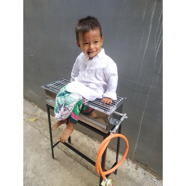 Panggangan Gas Tanpa Asap Ukuran 65X25 Tungku Api 2 Bakaran Sosis Ayam Sate Ikan Jagung Dll ,Itu Di