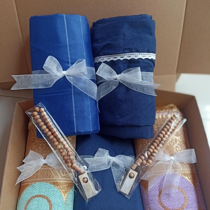 

Paket Kado Pernikahan Lengkap Mukena Sarung Hampers Sajadah Mukena