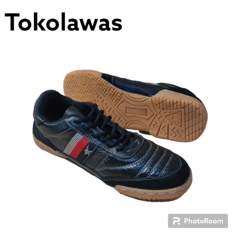 Sepatu Futsal Kulit Asli Olahraga Futsal Bola
