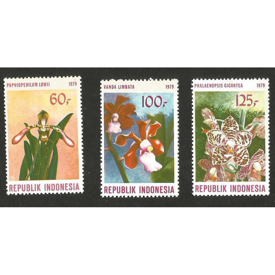 

ERA207 A 1857 SET LENGKAP TERDIRI ATAS TIGA BUAH PRANGKO TEMA ANGGREK 1979 KONDISI MNH MINT NEVER HINGED +