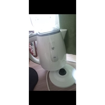 Pemanas air / Teko Listrik / Water Kettle Merk Kris (Ace Hardware)
(Kondisi mulus 98%)
lengkap box +