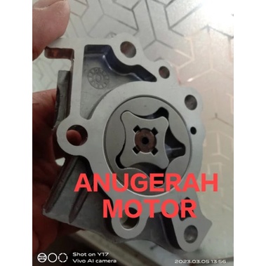 pompa oli untuk mobil mitsubishi l300 bensin semua tahun sama garansi sparepart