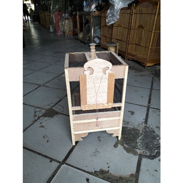 KANDANG JANGKRIK KAYU.