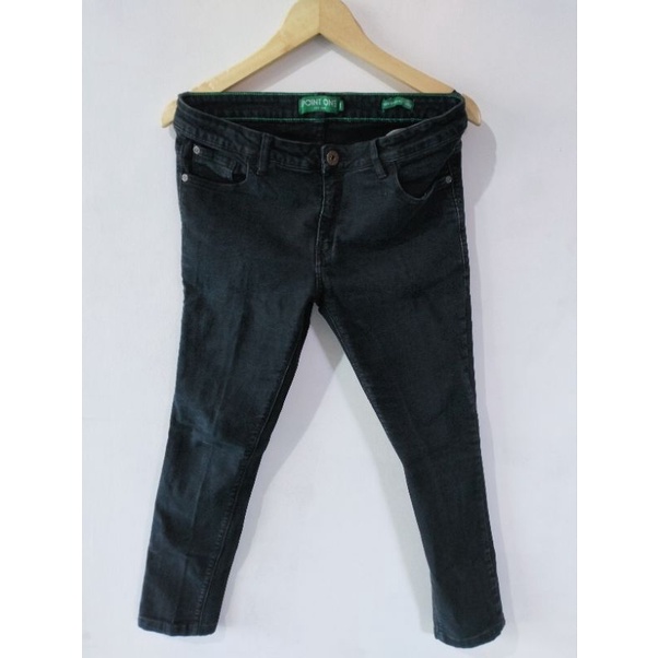 Celana hitam jeans point one