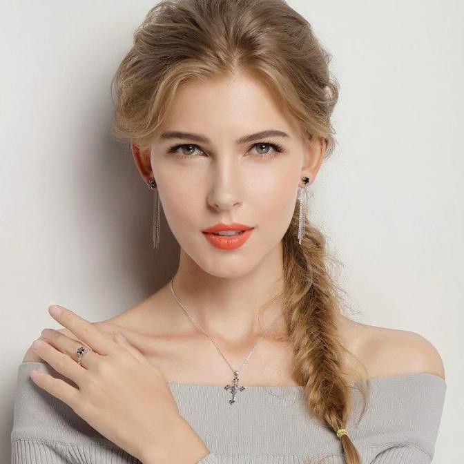 Kalung Salib Wanita Kalung Salib Wanita Anti Karat Kalung Kristen